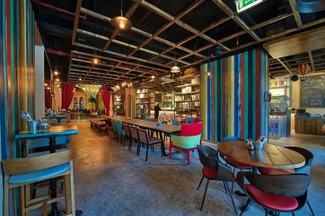 Modern Café Interior Design & Fit-Out – Sharjah